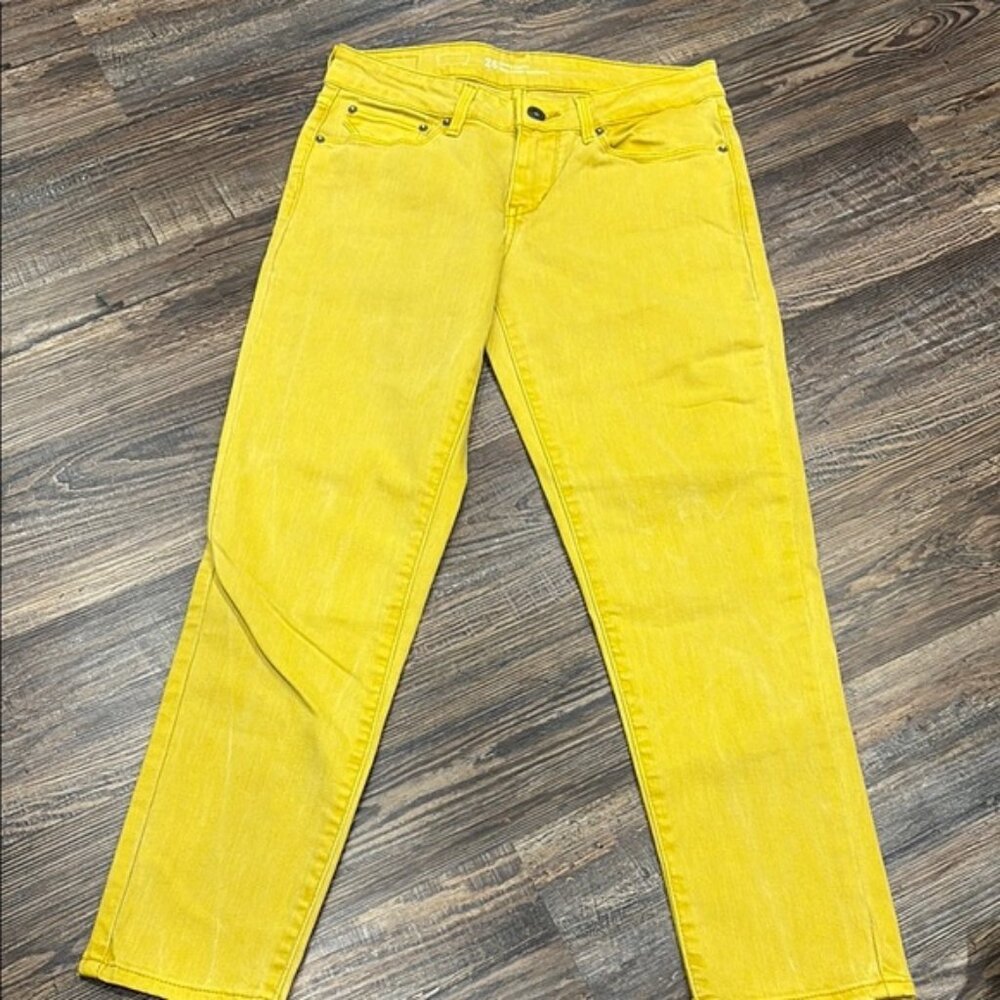 Levis Yellow Jeans